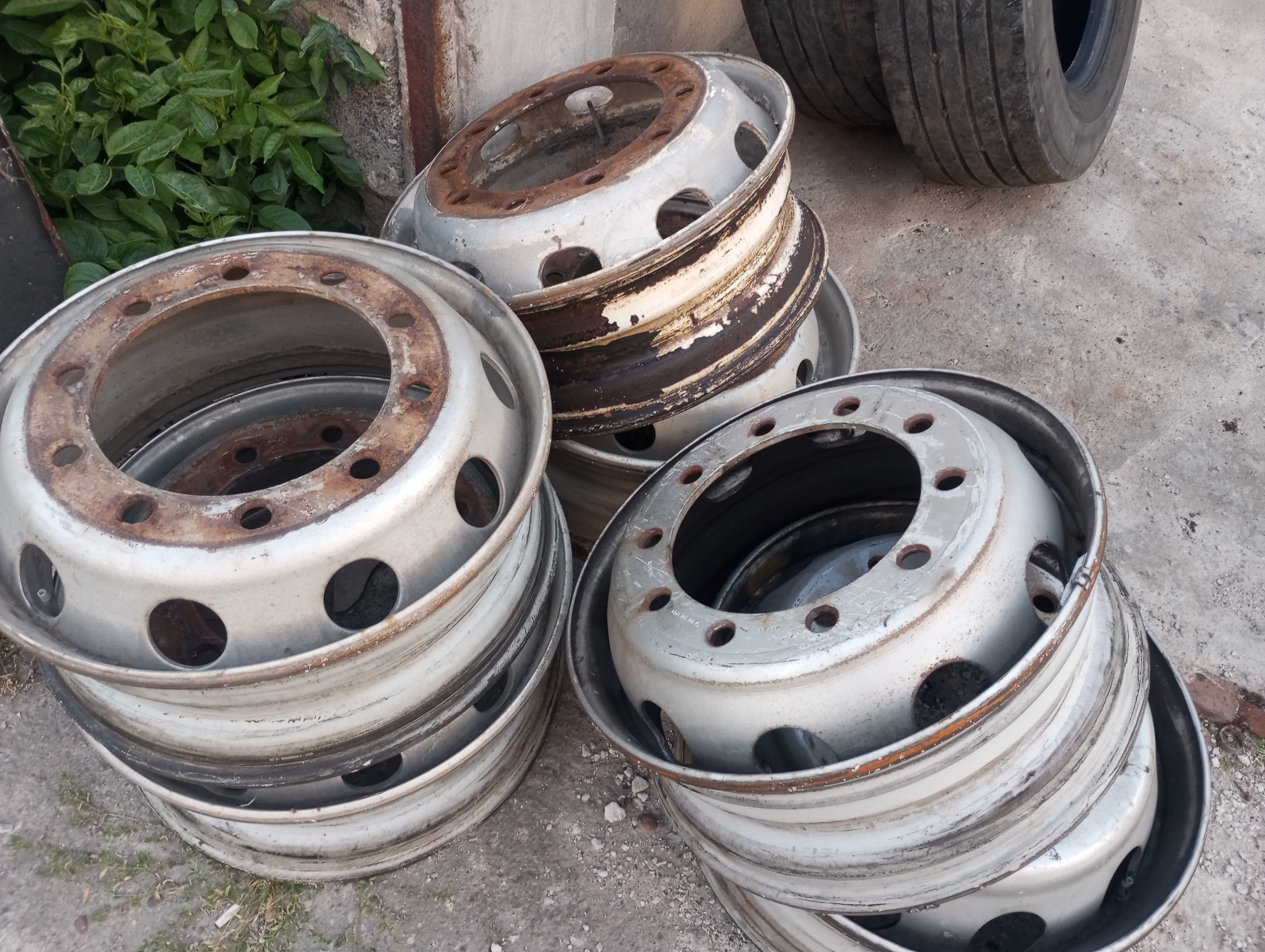 felgi stalowe 22.5 x7,5 autobus ciężarowe 22.5 cala 16 sztuk