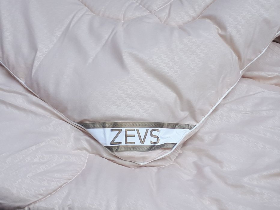 Одеяло из овечьей шерсти.Полушерстяное.