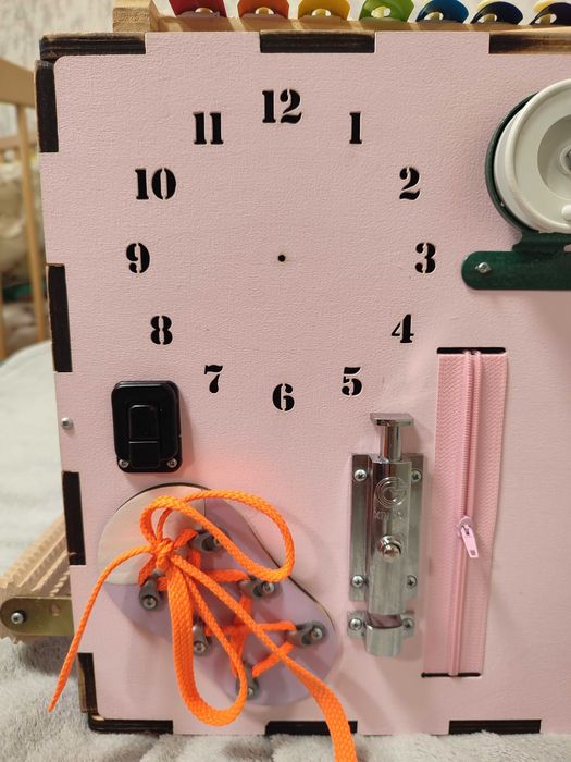 Бізікуб з дверцятами