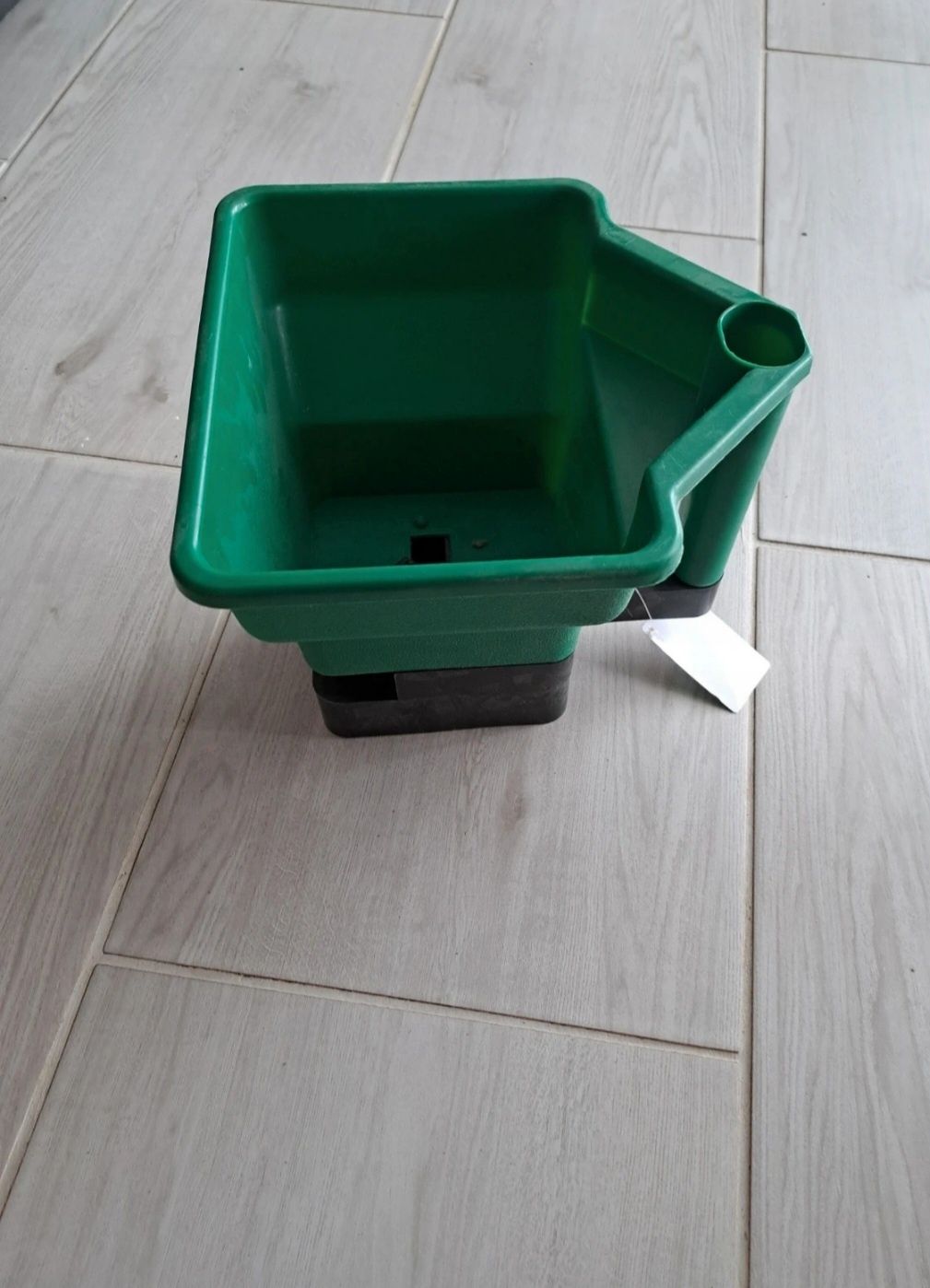 Rozsiewacz siewnik reczny ogrodowy  nawóz trawy  3L