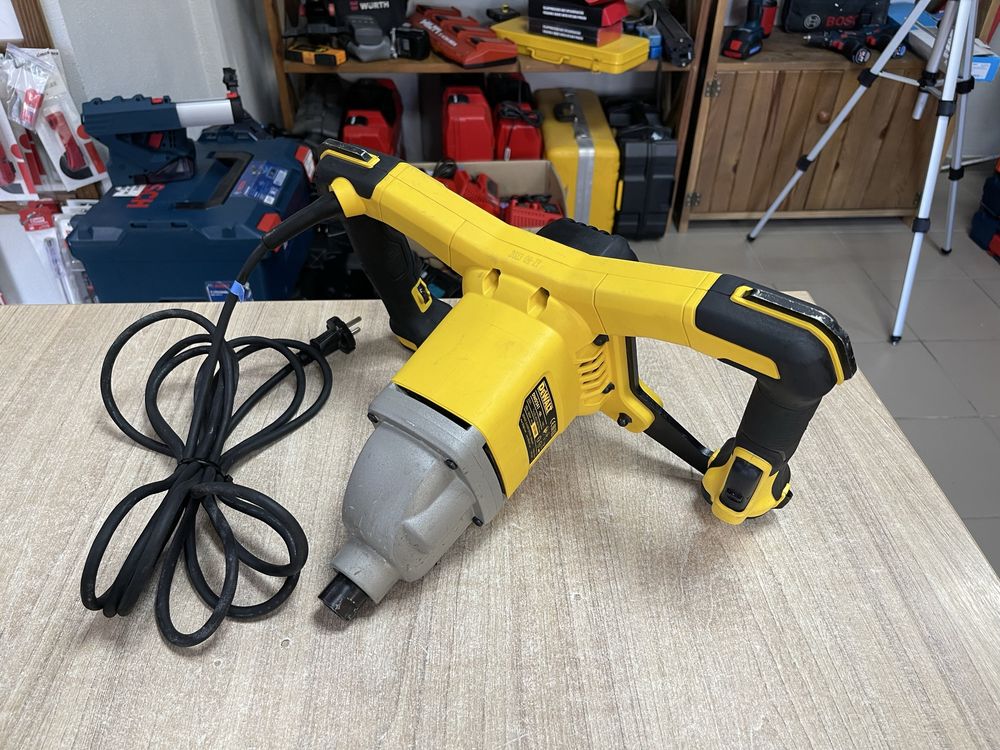 Dewalt DWD241 / вживаний будівельний міксер Девольт 1800W