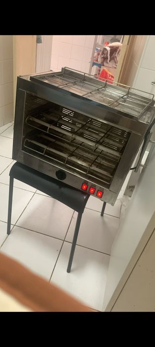 Torradeira quase nova com pouco uso