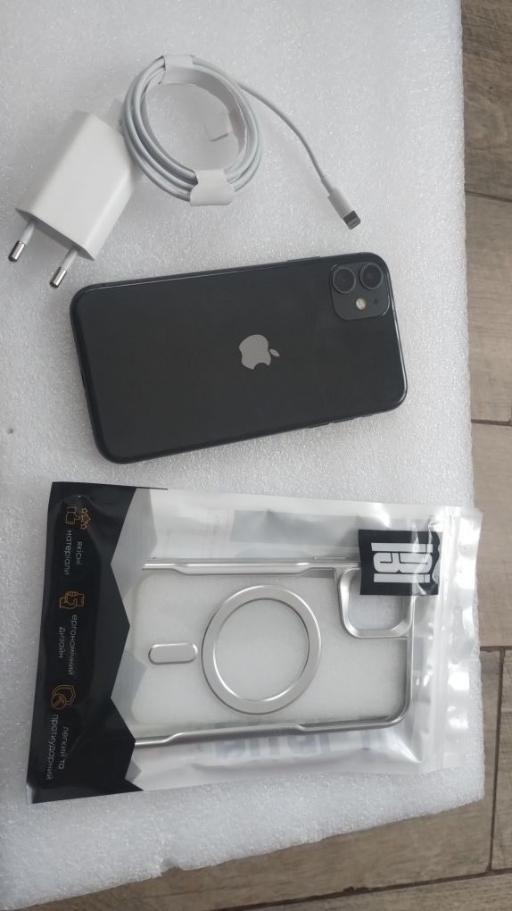 iPhone 11 256 G never lock + чехол+ зарядка
