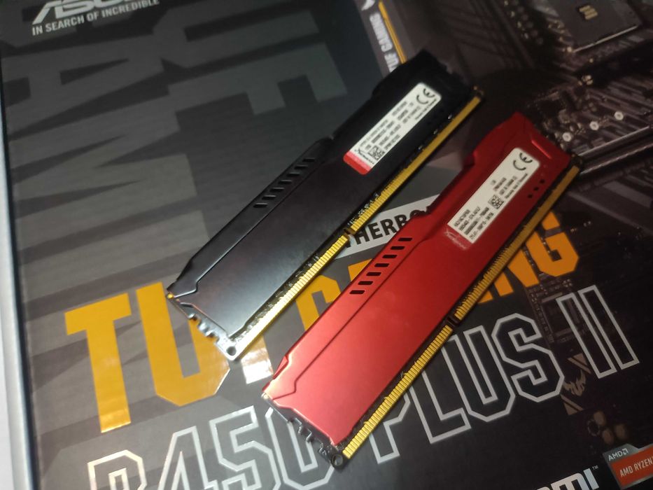 Pamięć RAM DDR3 FURY HYPERX {16gb w dwóch kościach)