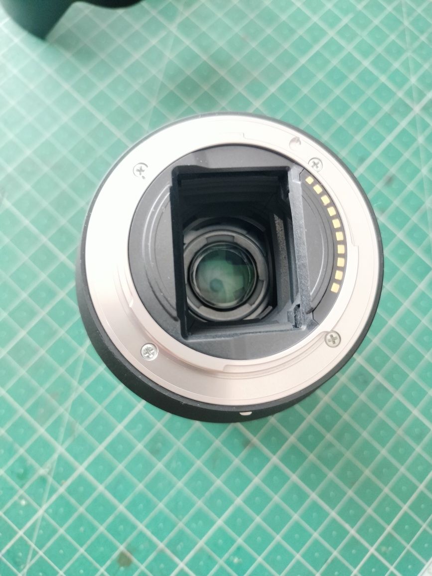Sony 28-70mm F3,5-5,6 OSS como nova