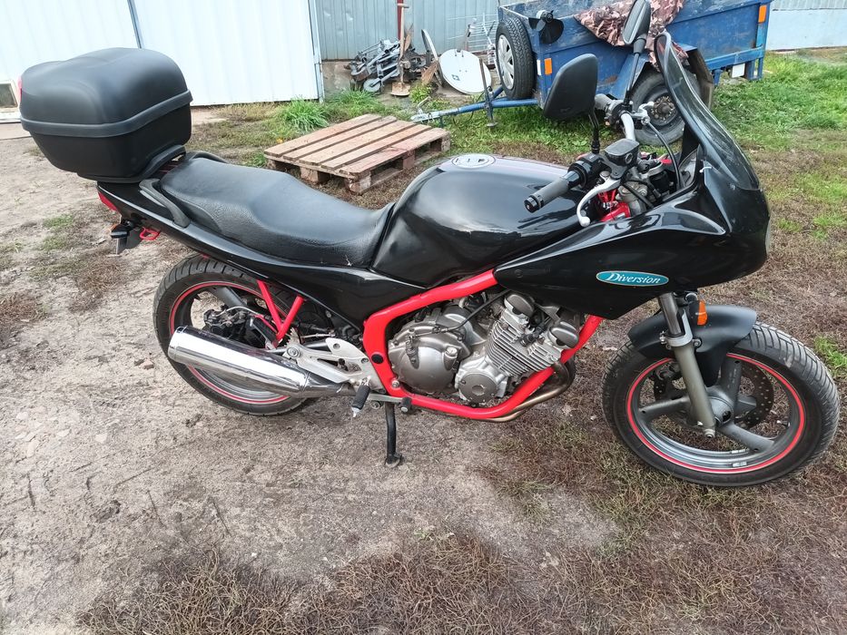 Motocykl Yamaha xj600s Diversion, kuferek, kask gratis.