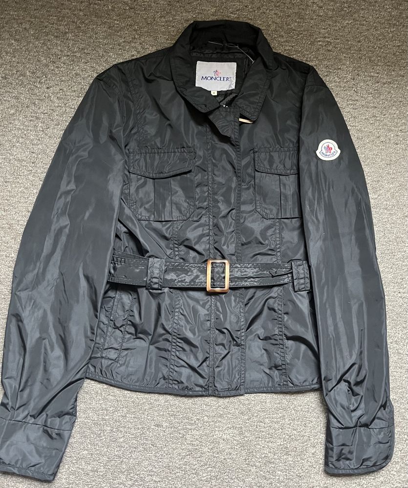 Курточка Moncler