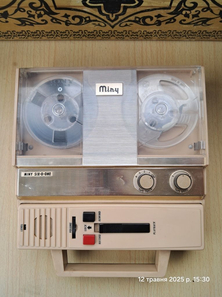 Miny Six o one tape recorder made in japan Maruwa corp. 1963