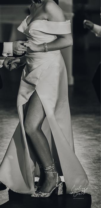 Suknia ślubna z odpinanym trenem