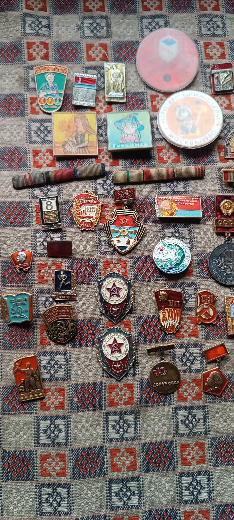 Продам значки СССР
