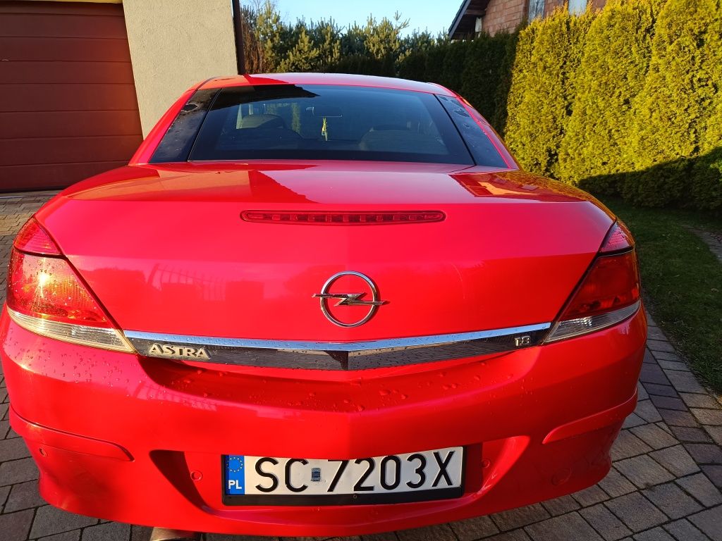 Opel Astra H 1.8 benzyna kabriolet 2008r