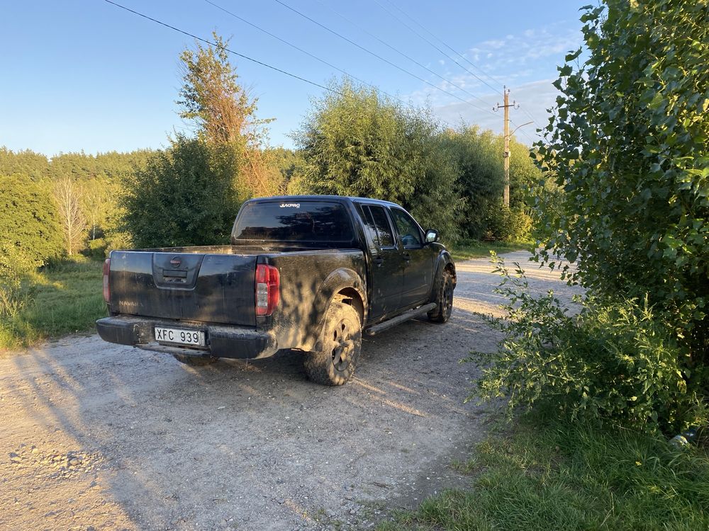 Navara 2009 год
