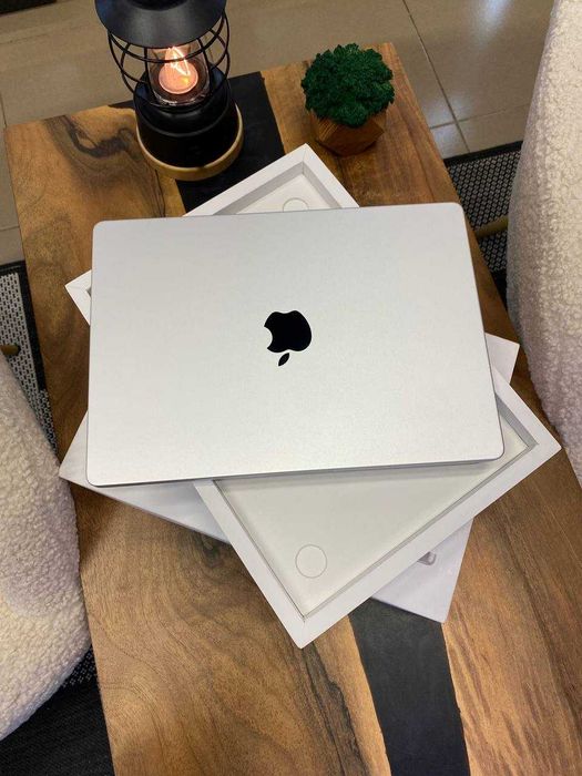 Ноутбук Apple MacBook Pro 14" M3 8/1TB/8CPU/10GPU Silver (MR7K3) 2023