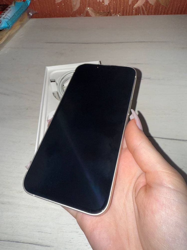 Продам iPhone 13 в отличном состоянии