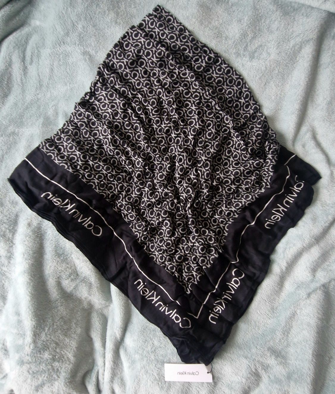 Calvin Klein chusta linear monogram scarf