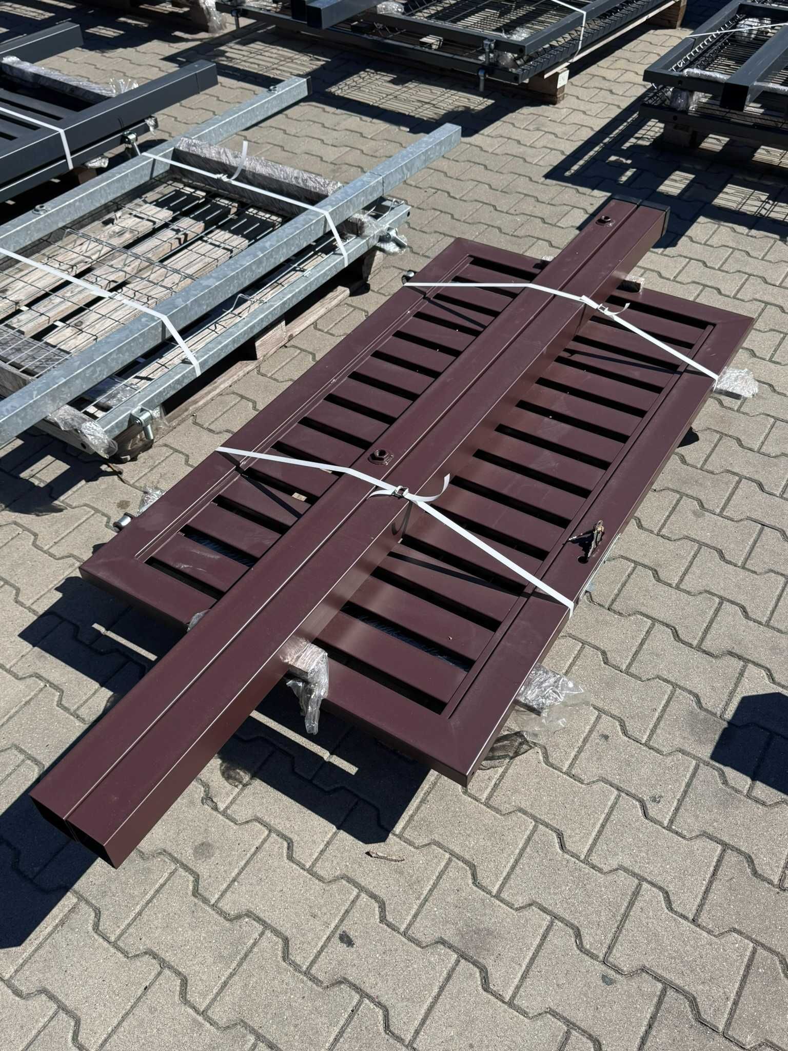 Furtka palisada poziom 1600x1000 L/P, brąz RAL8017 - OUTLET