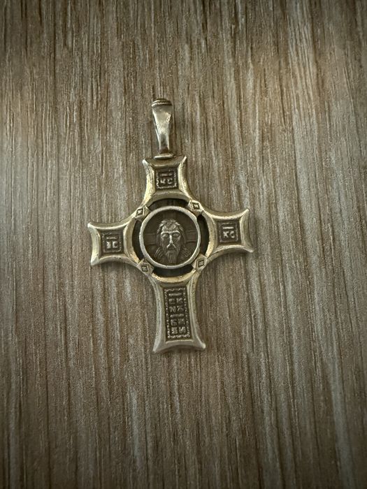 Срібний масивний хрест