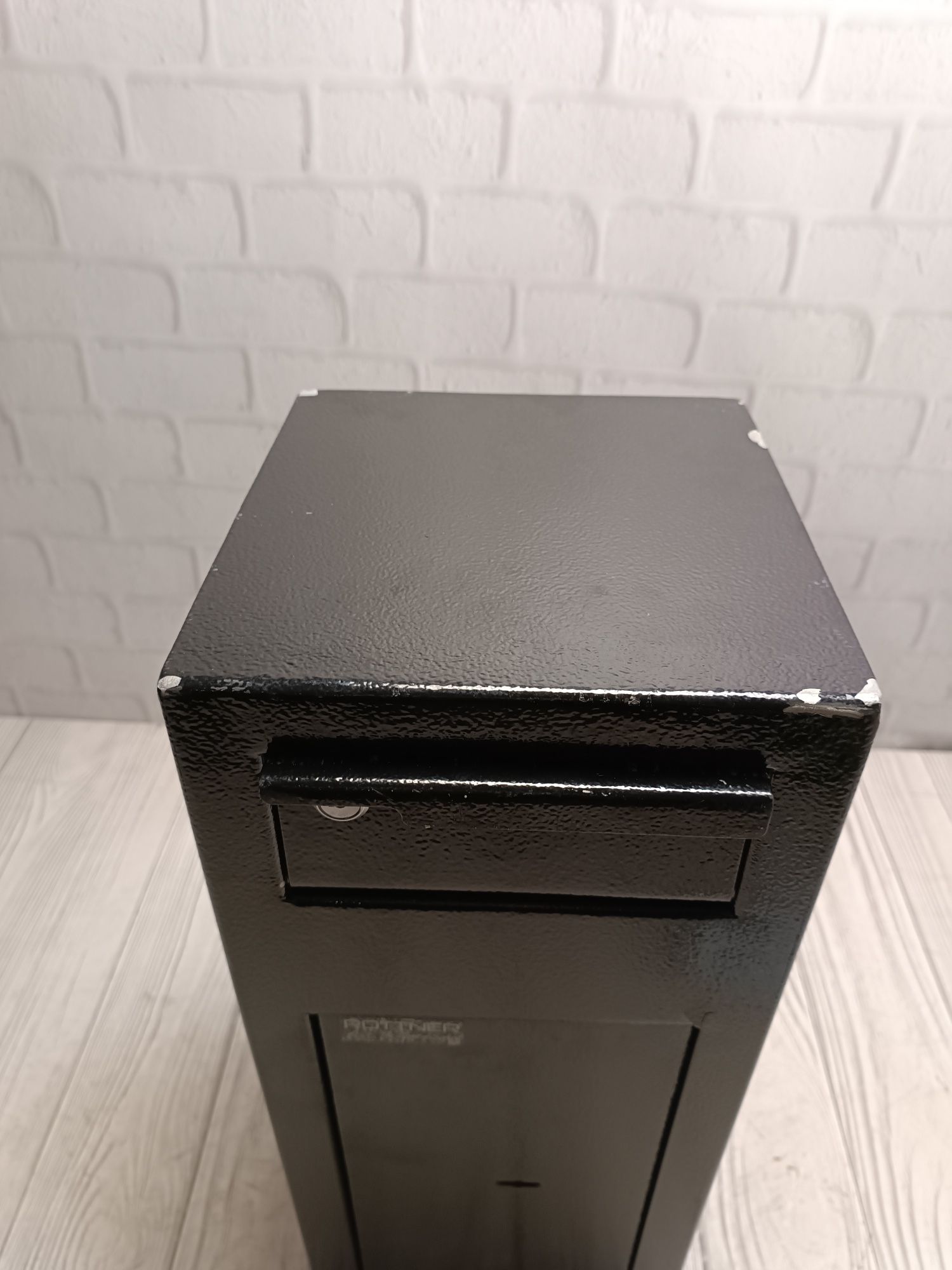 HomeDesignDeposit HDD-1  сейф з рівнем безпеки А