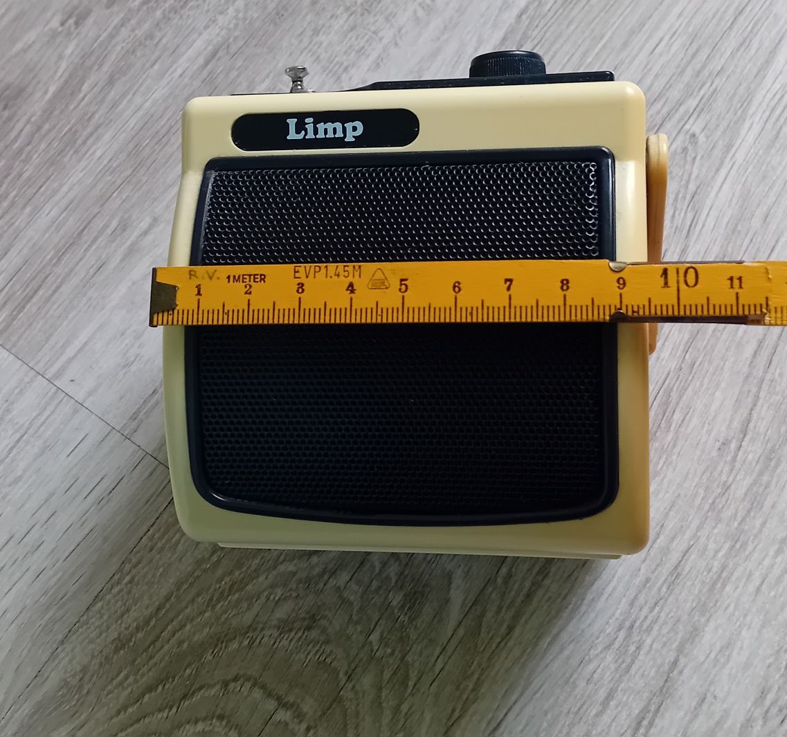 Male radio na baterie Limp