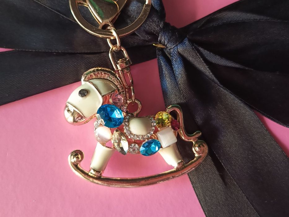 Brelok zawieszka do torebki konik kryształki breloczek Koń