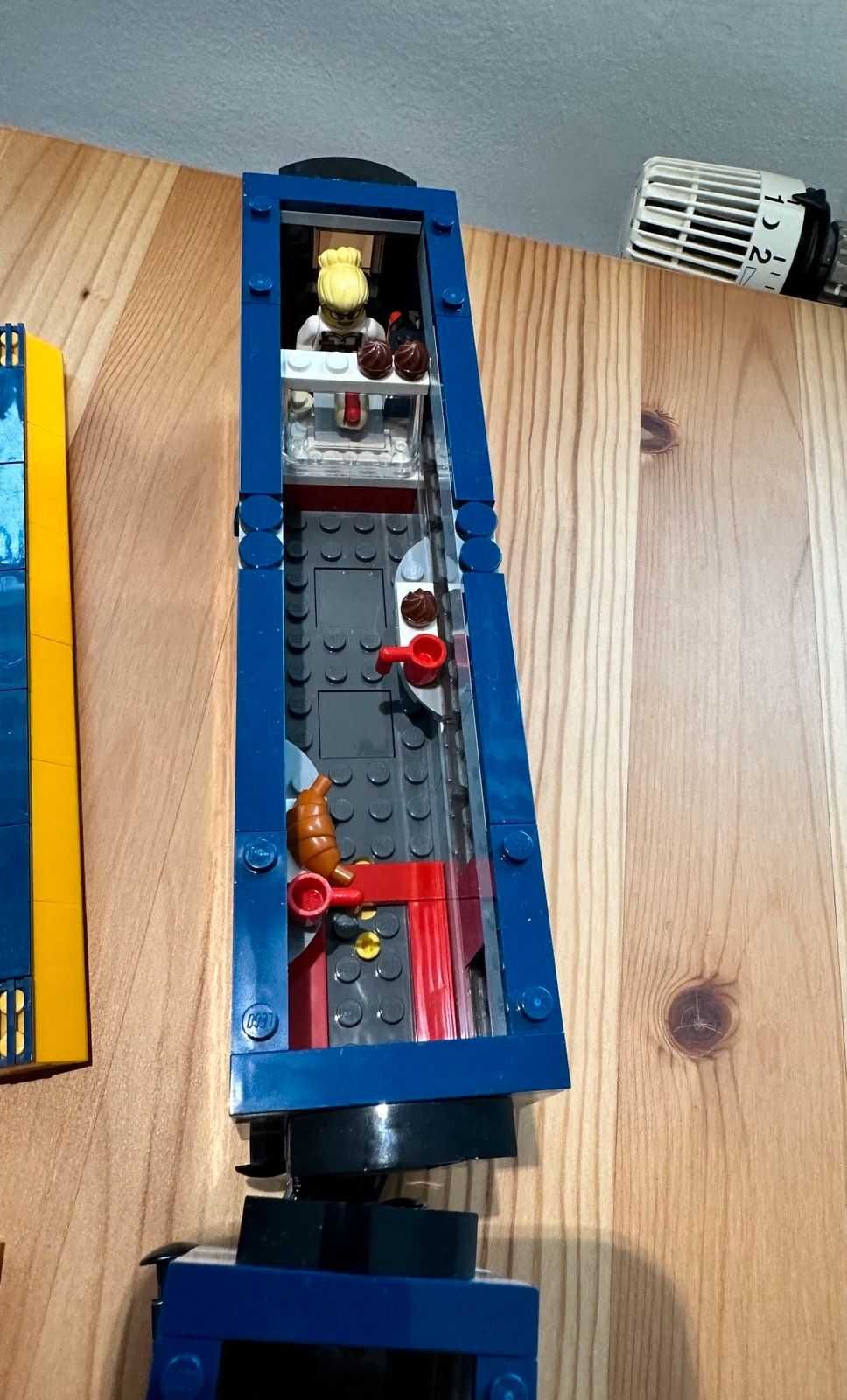 Конструктор LEGO City Trains 60197 Пассажирский поезд (Оригинал)