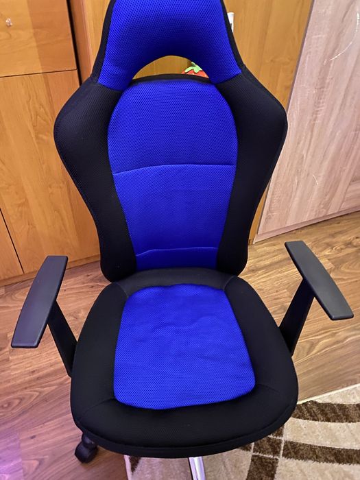 Fotel biurowy obrotowy