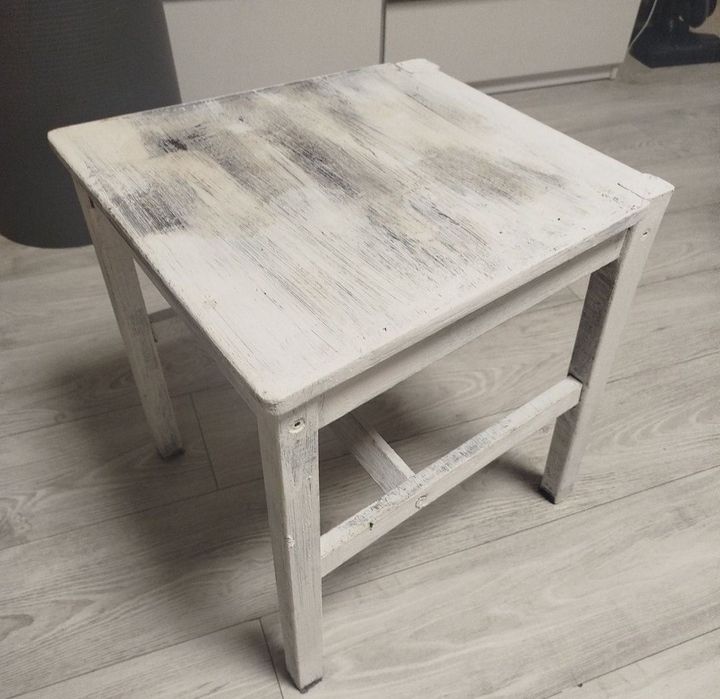 Taboret w stylu vintage