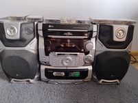 Wieża LG plus zestaw starych kaset