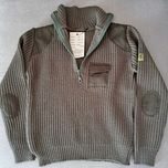 Sweter chłopięcy r.122 Nowy