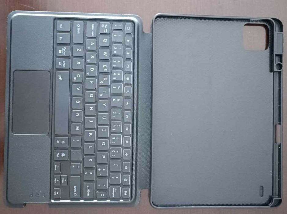 Capa c/ teclado (PT) Tablet Xiaomi Pad 6 11" + Capa Silicone c/ Protec