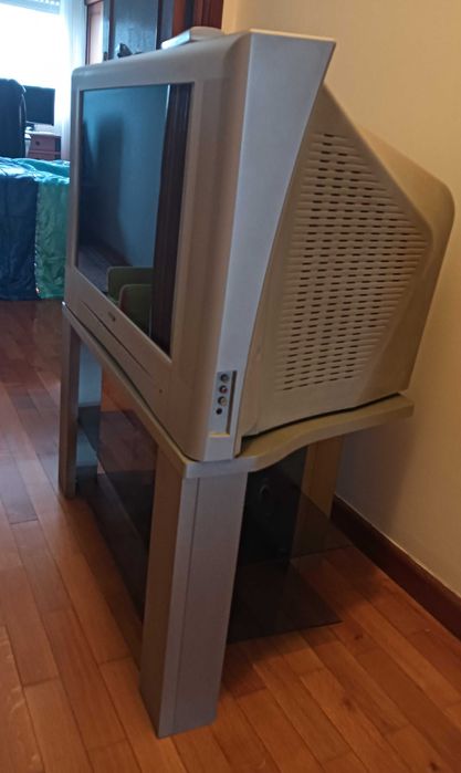 TV Eletronia  +  Móvel