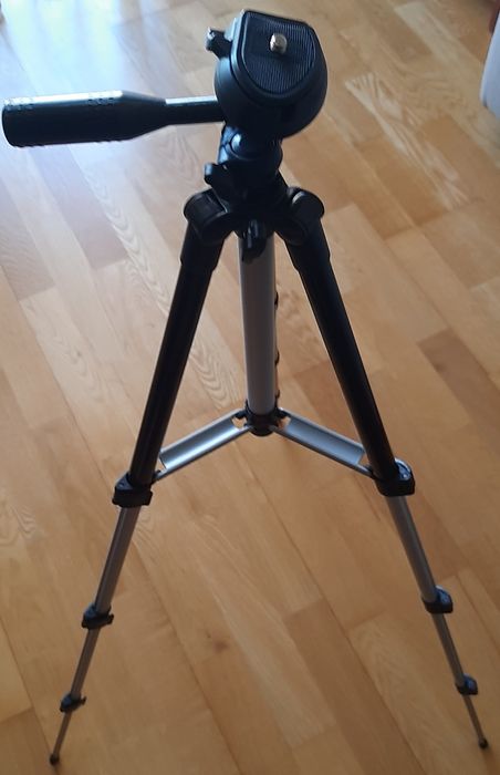 Tripé novo, 105 cms altura