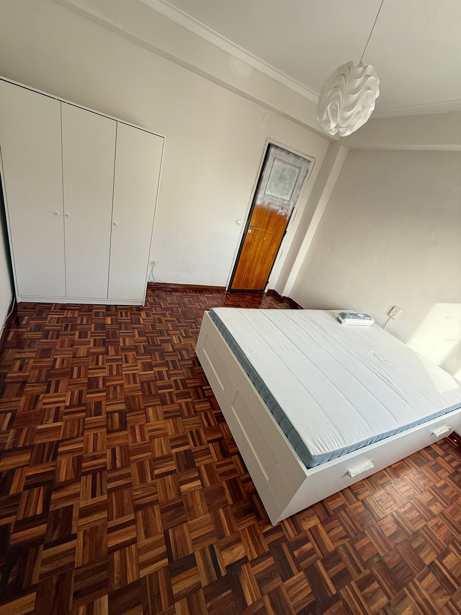 Quarto disponível para Arrendamento em Odivelas