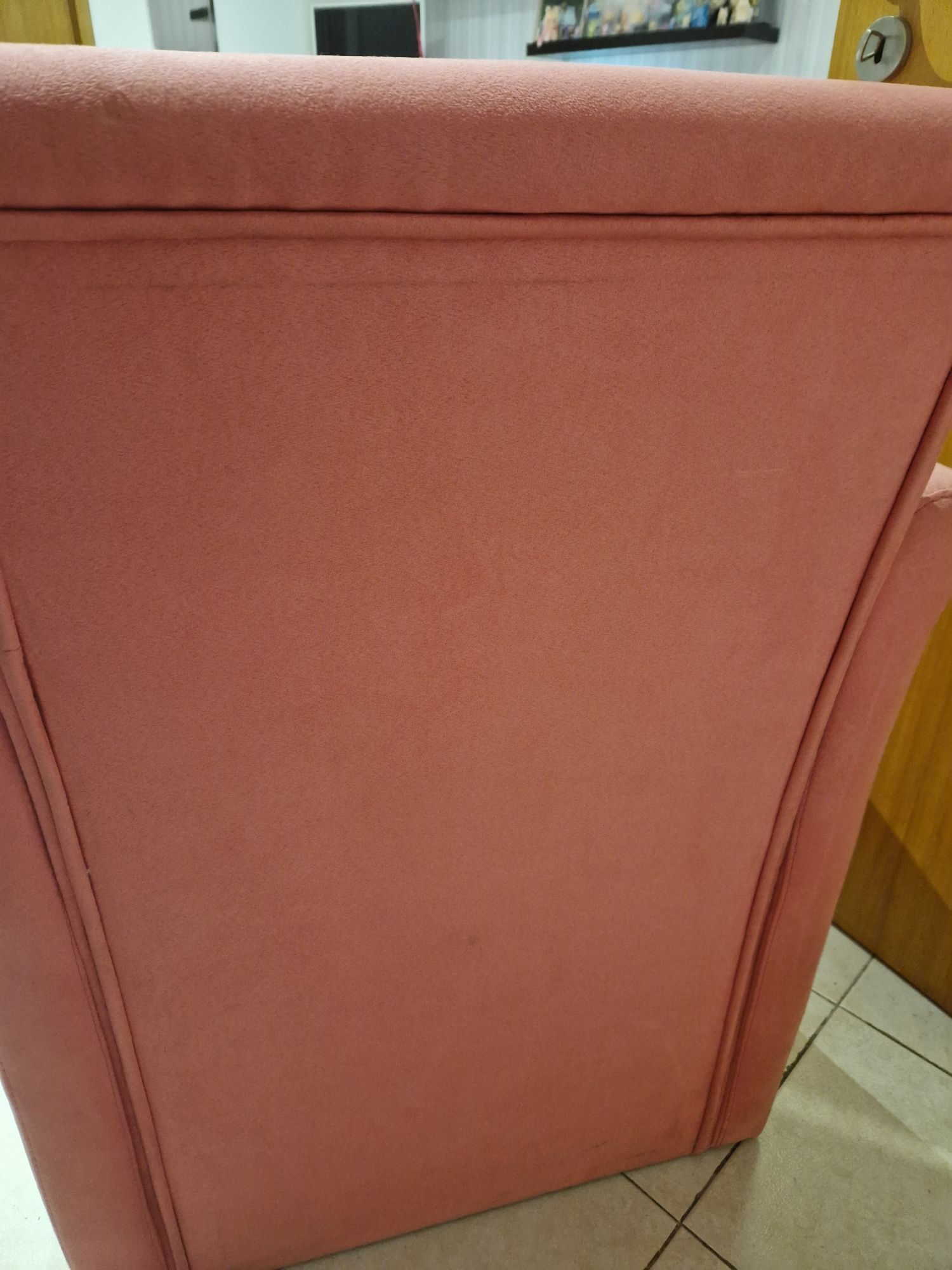 Vendo cadeirão rosa como novo e cadeira de secretária
