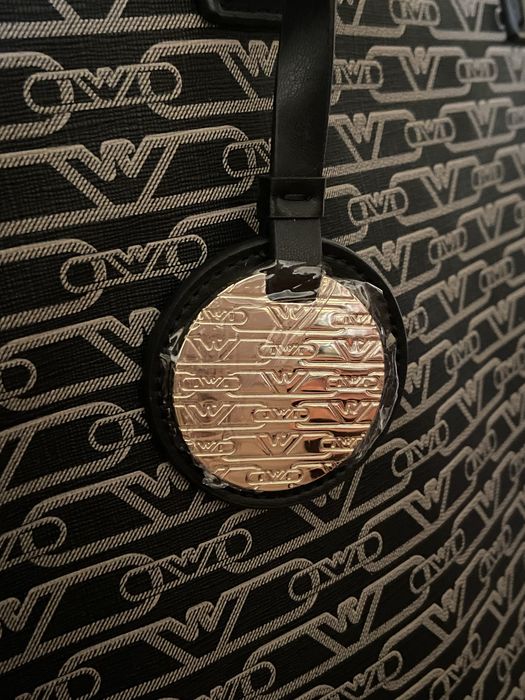 Сумка Armani нова(купувалась в Лондоні)