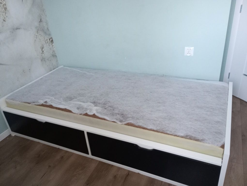 Rama łóżko  pojedyncze Ikea