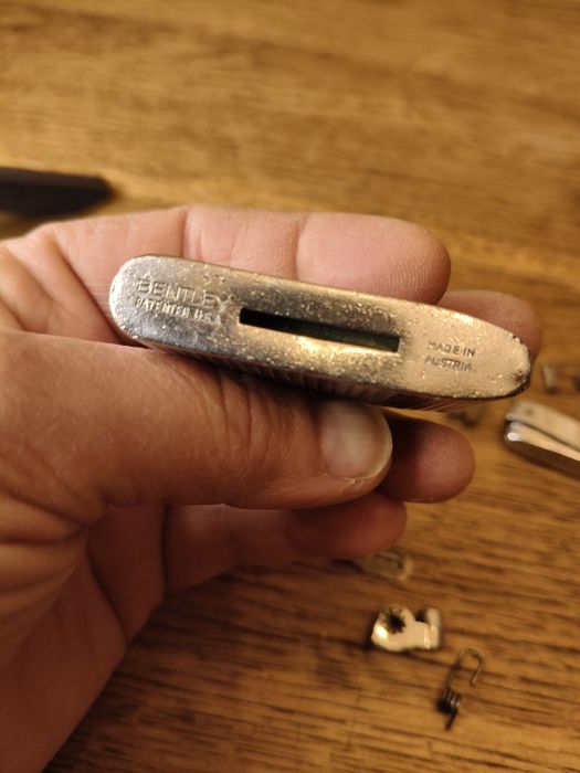 Stare Zapalniczki benzynowe min Bentley ¹⁹⁷