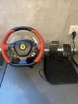 kierownica z pedalami  thrustmaster Ferrari 458 spider do xboxa