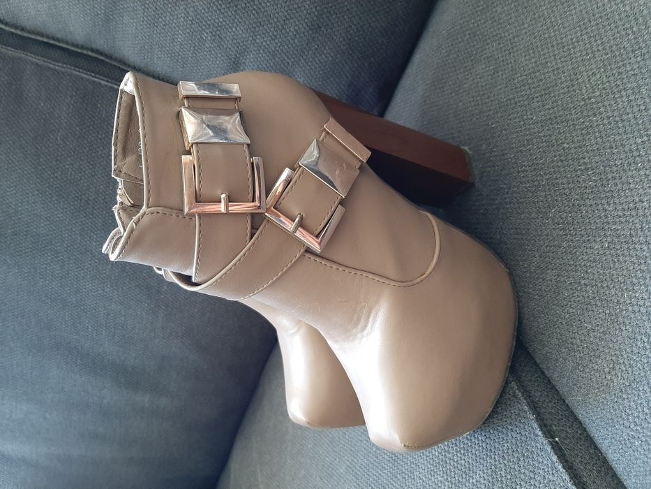 Botas tamanho 36
