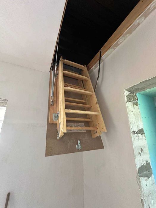 Продаж двоповерхового будинку у селі Крехаїв, Чернігівська область