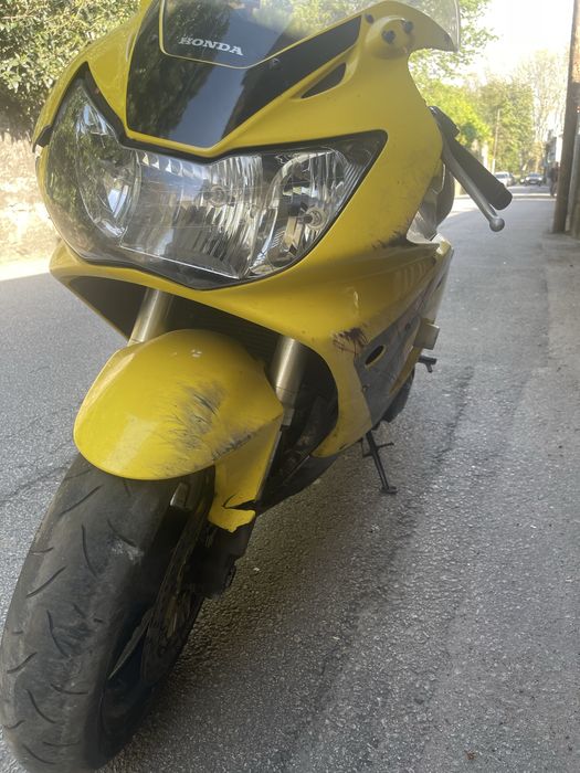 Cbr 929 rr acidentada