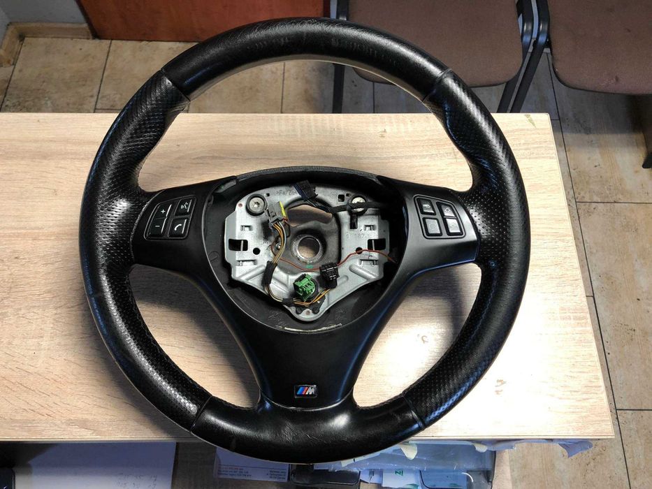 BMW 3 E90 E91 E92 E93 1 E81 E87 Kierownica multifunkcja skóra M Pakiet