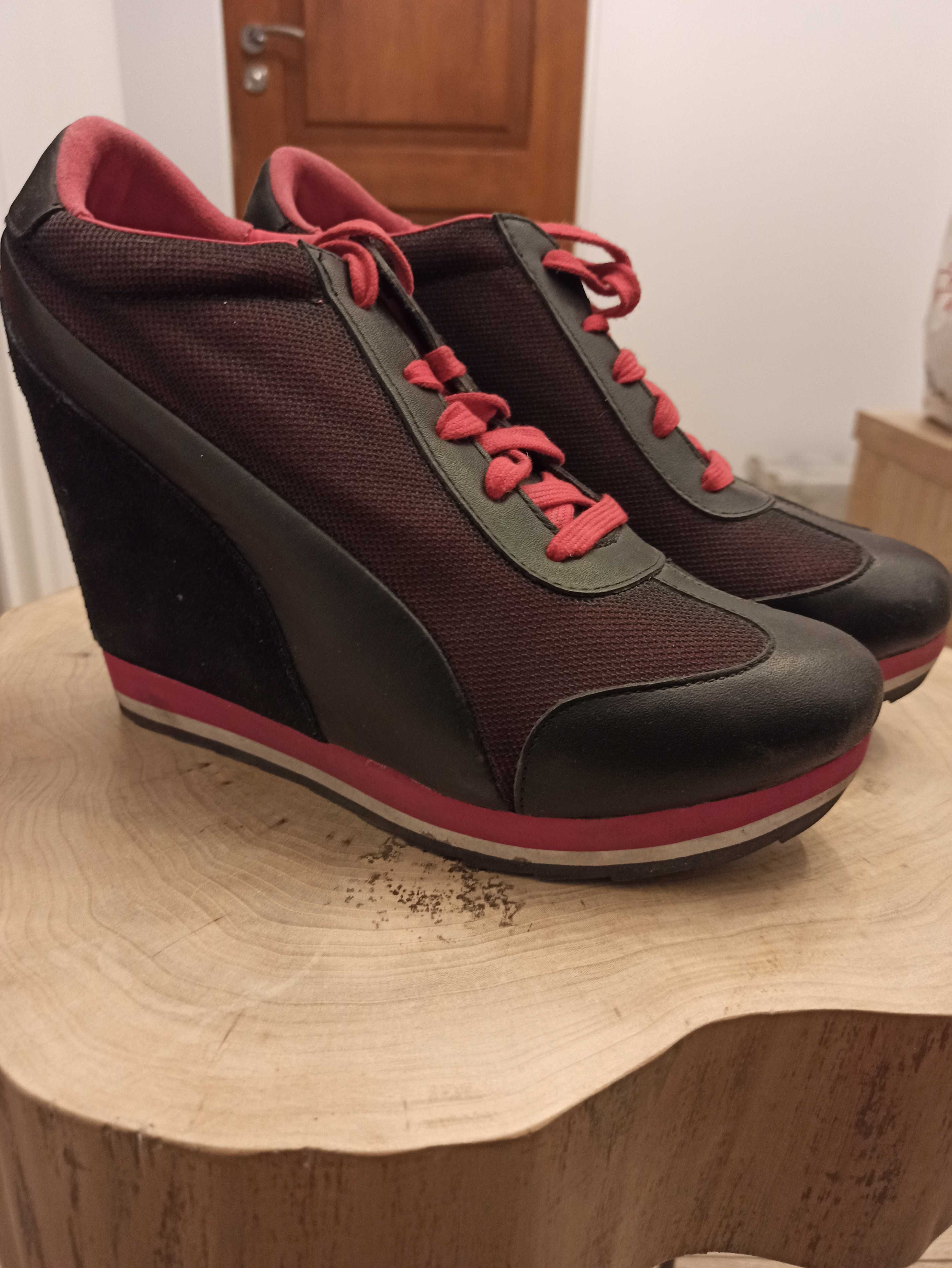 Buty na koturnie Puma