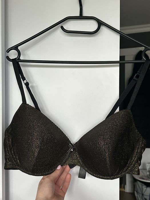 Czarny biustonosz z złotymi akcentami George 90E / 90DD