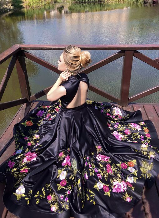 Сукня на випускний