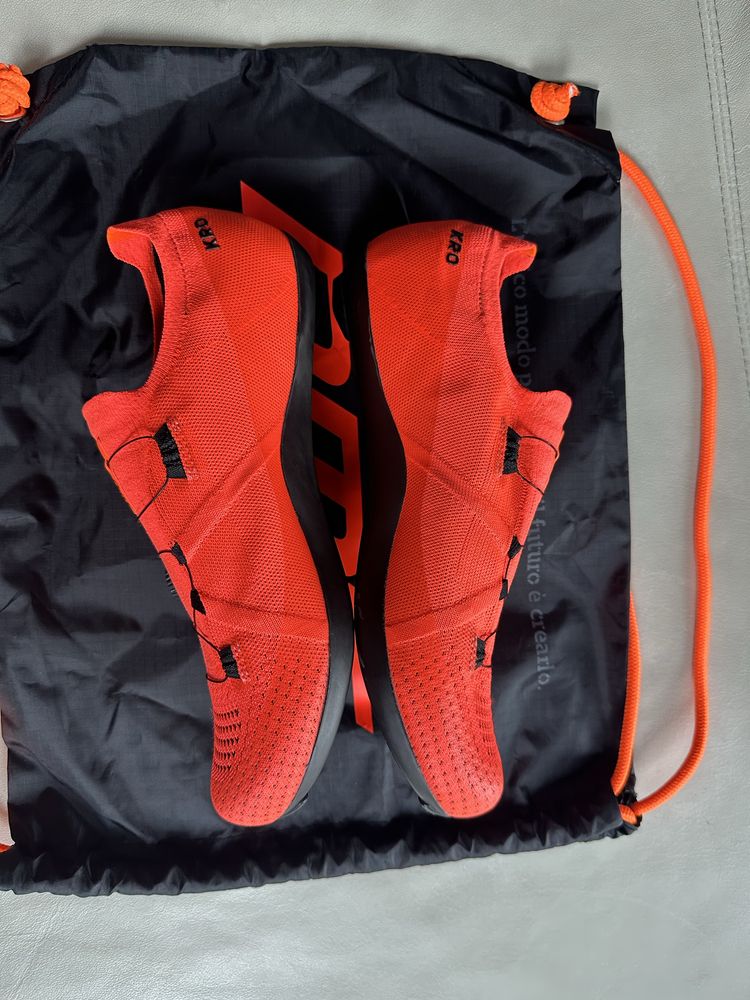 Buty szosowe DMT KR0 coral/black 42