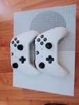 Konsola Xbox S z padami
