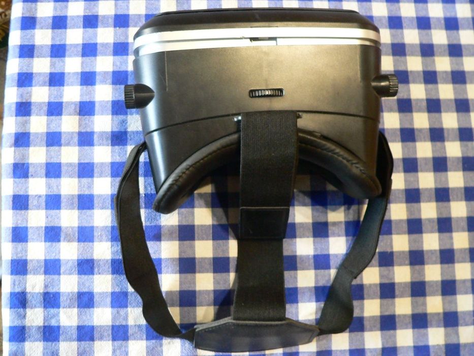 3D очки подходят для любого телефона