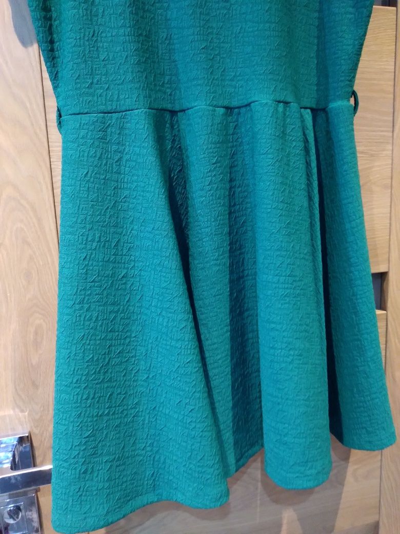 Fajna kolor ciemny zielony sukienka nowa rozmiar L/XL, biust od 100cm