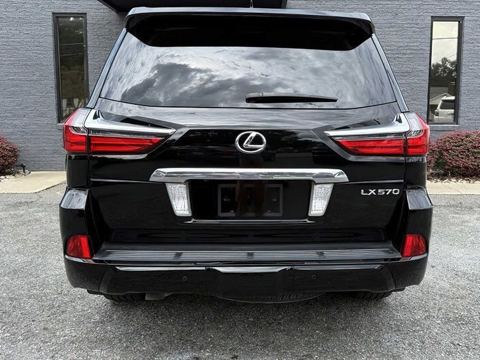Lexus LX 570      2017